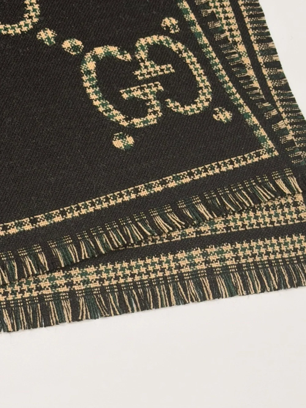 Gucci Jumbo GG Houndstooth Wool Scarf Green NWT